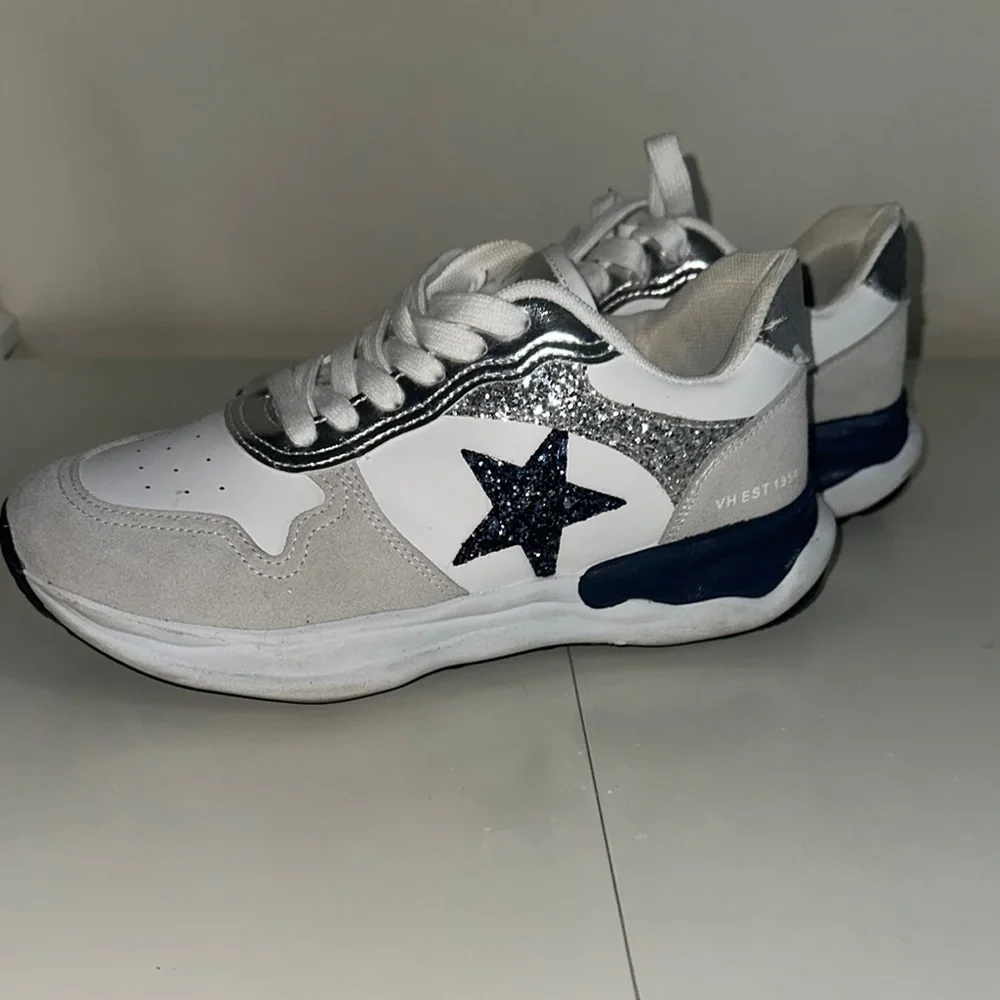 Vintage Havana White Navy and Silver Sneakers - Picture 4 of 6